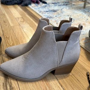 Target size 7 booties never worn